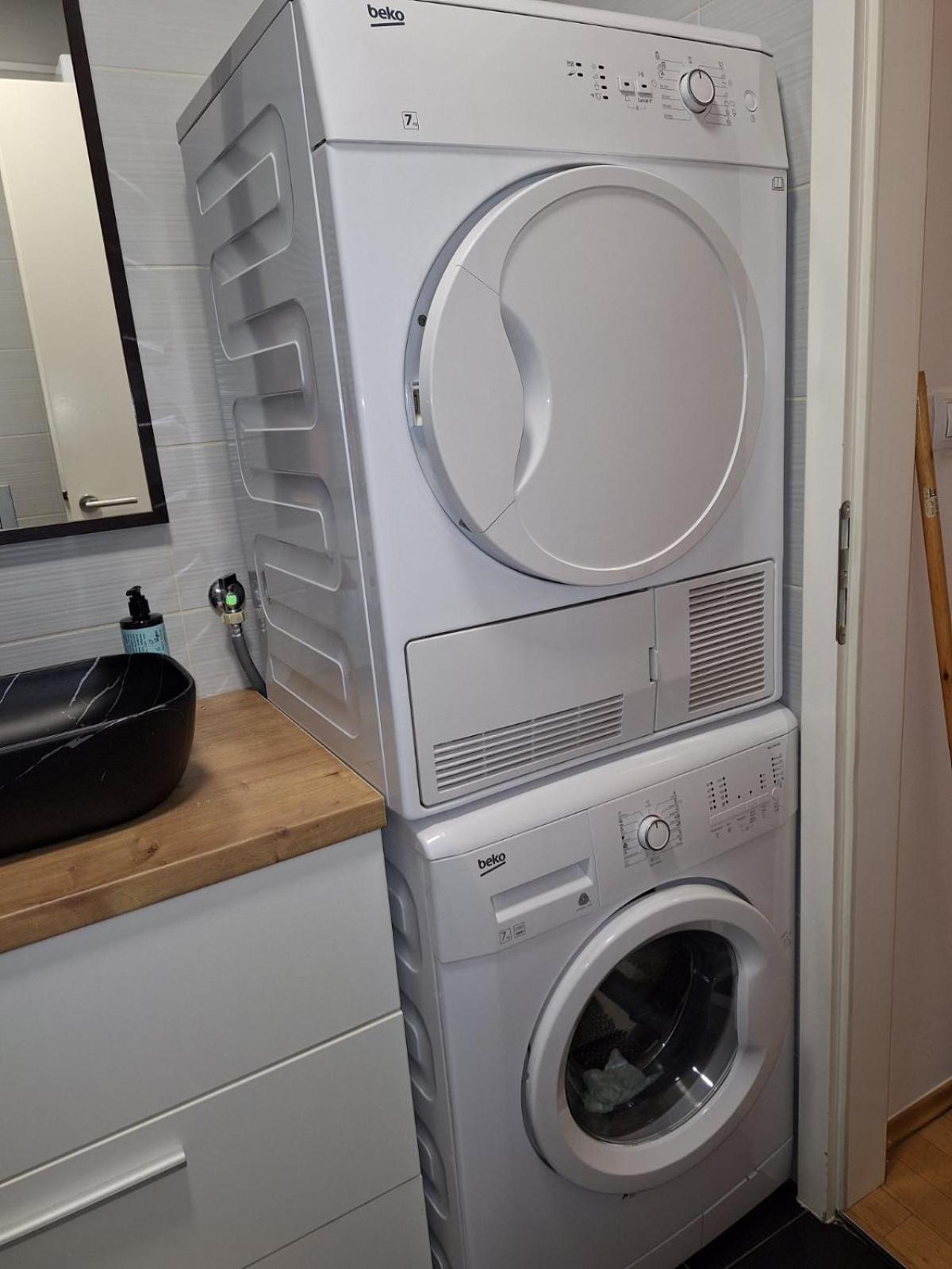 Apartman Lory, Zagreb, Downtown, With Own Parking In The Garage Buitenkant foto