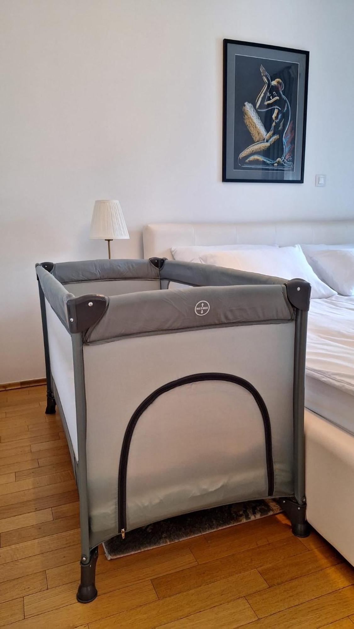 Apartman Lory, Zagreb, Downtown, With Own Parking In The Garage Buitenkant foto