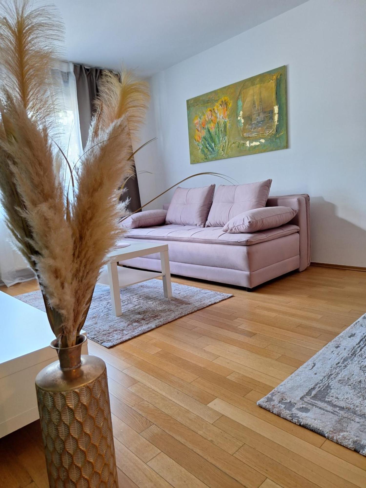 Apartman Lory, Zagreb, Downtown, With Own Parking In The Garage Buitenkant foto